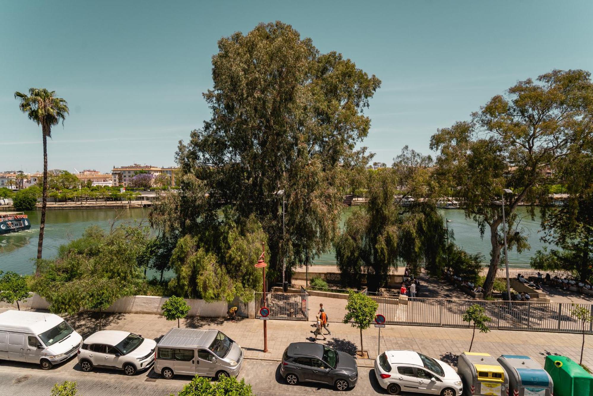 Betis River View Seville Ngoại thất bức ảnh
